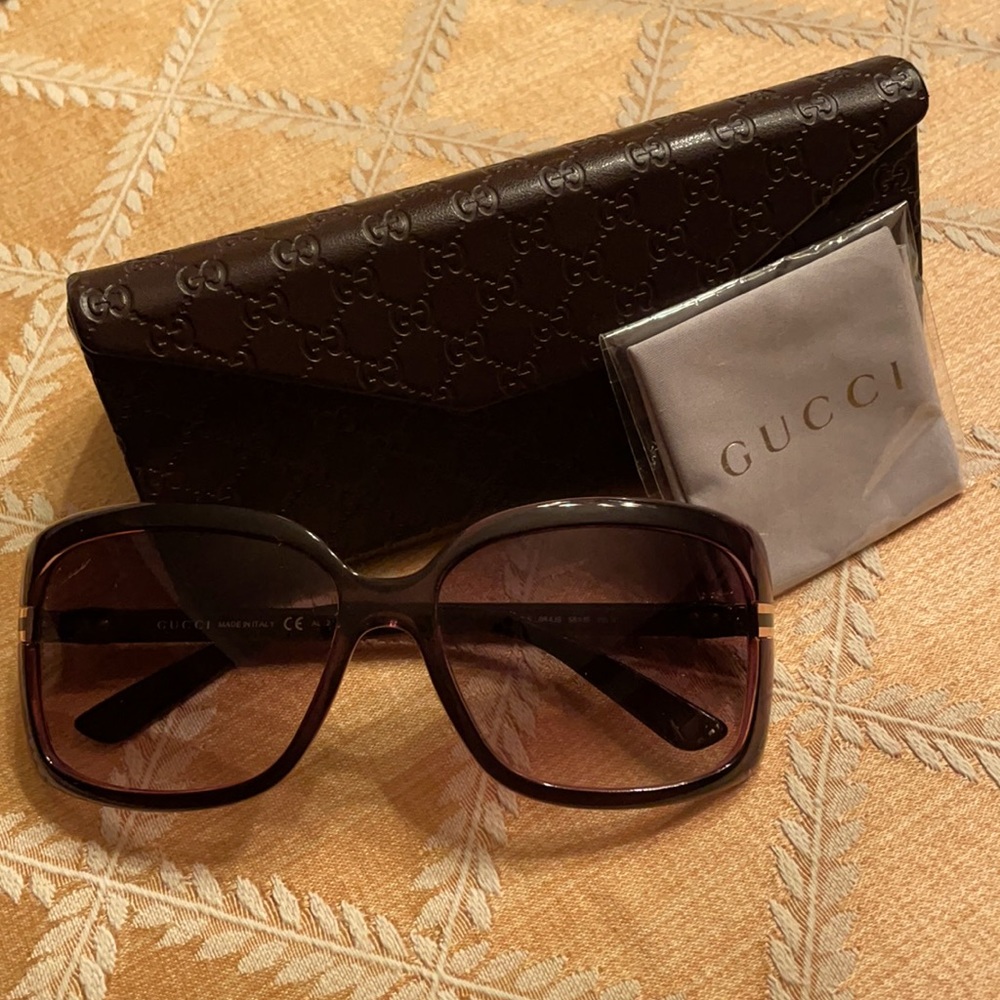 GUCCI SUNGLASSES - BEAUTIFUL LIKE NEW - PERFECT CONDITION - AUTHENTIC